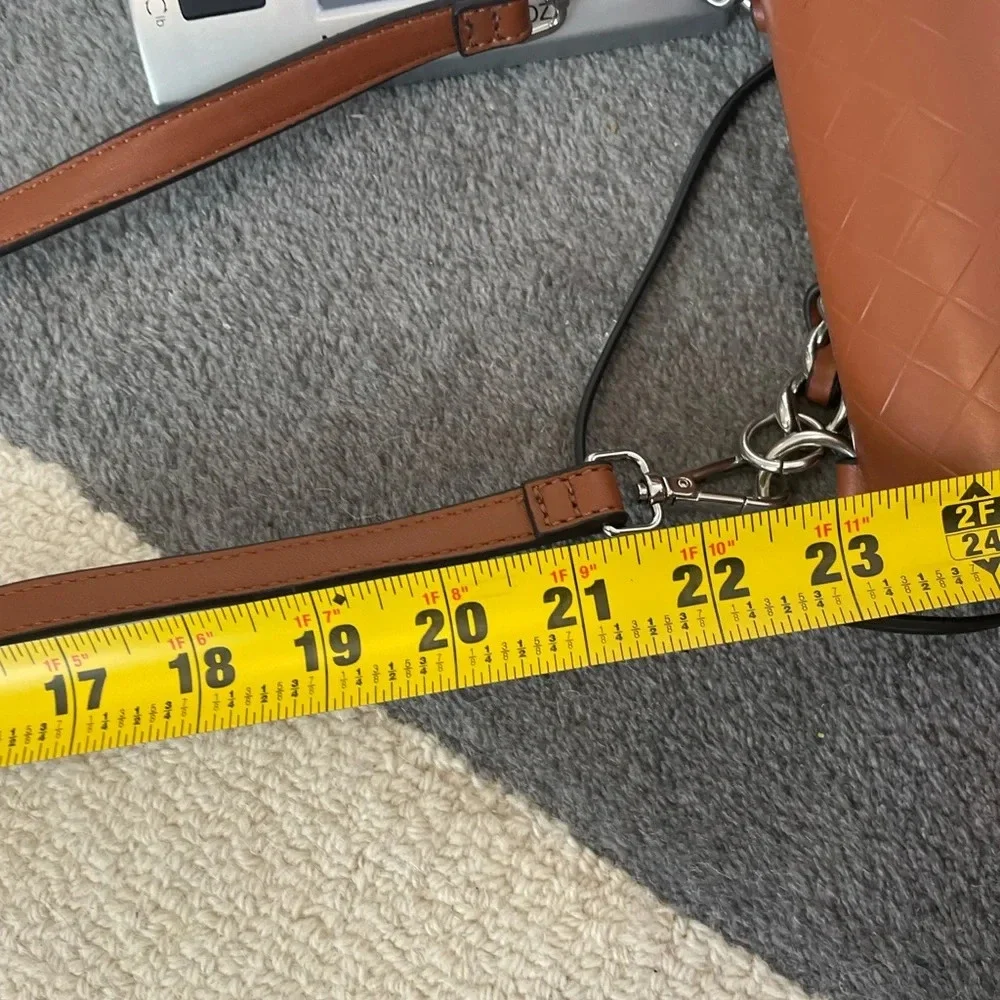 Guess Tan Leather Crossbody Bag Silver Braided Chain Handle EUC Like New